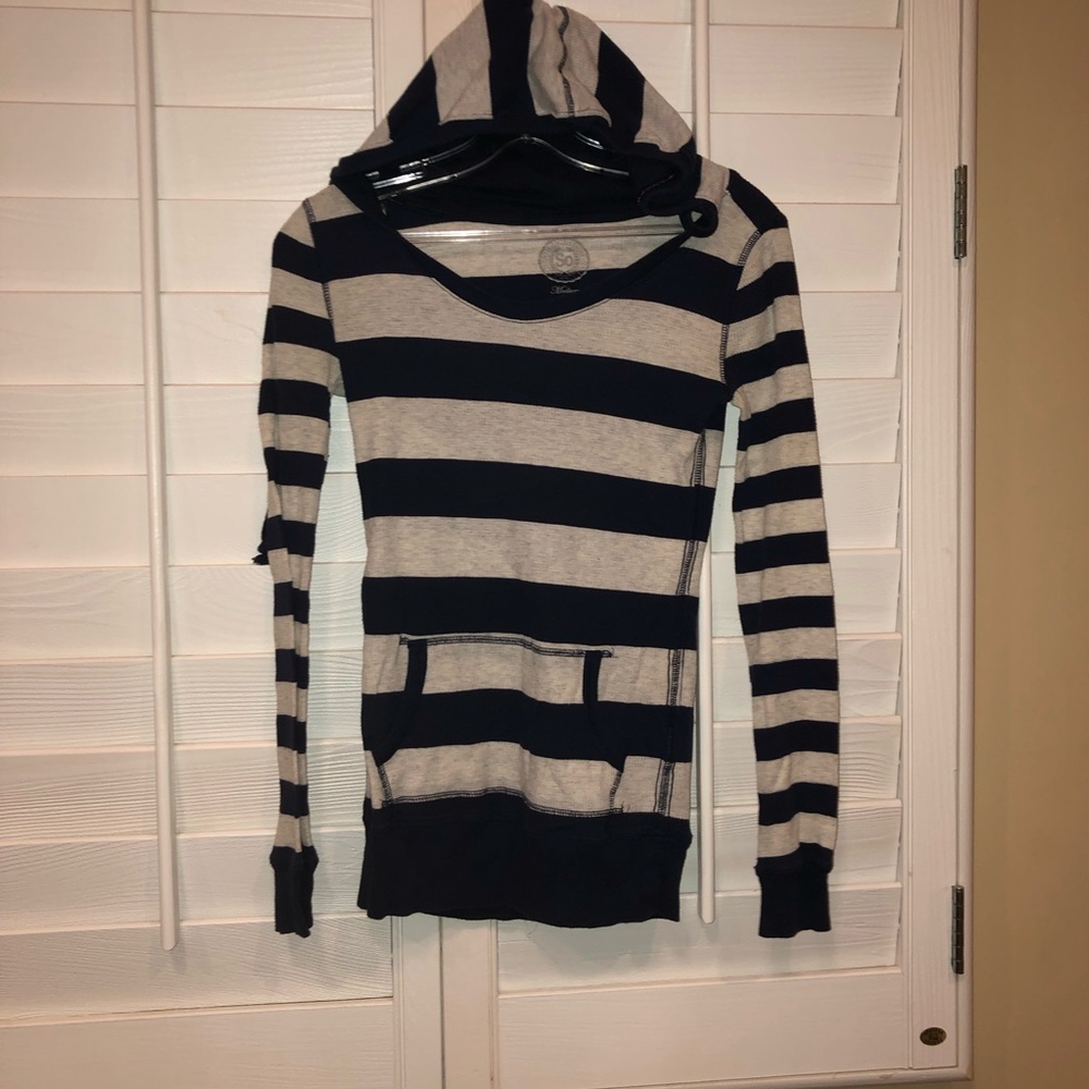 SO HOODIE SIZE MEDIUM